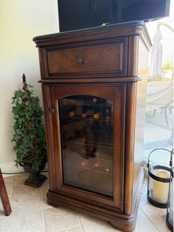 Wine cabinet