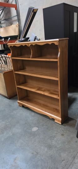 Bookcase/Shelf