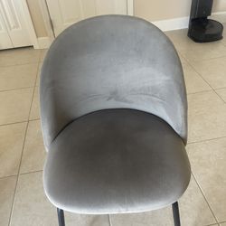 Table Set With Four Chairs 