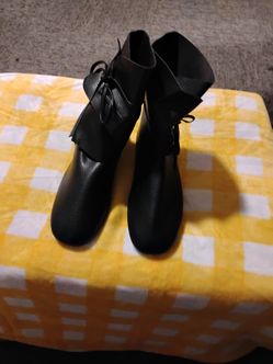 Black Moccasin Style Boots Size 8