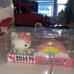 Hello Kitty Salt And Pepper Shakers
