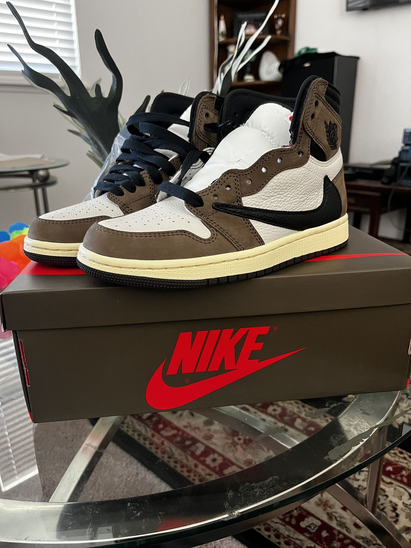Travis Scott Mocha 1