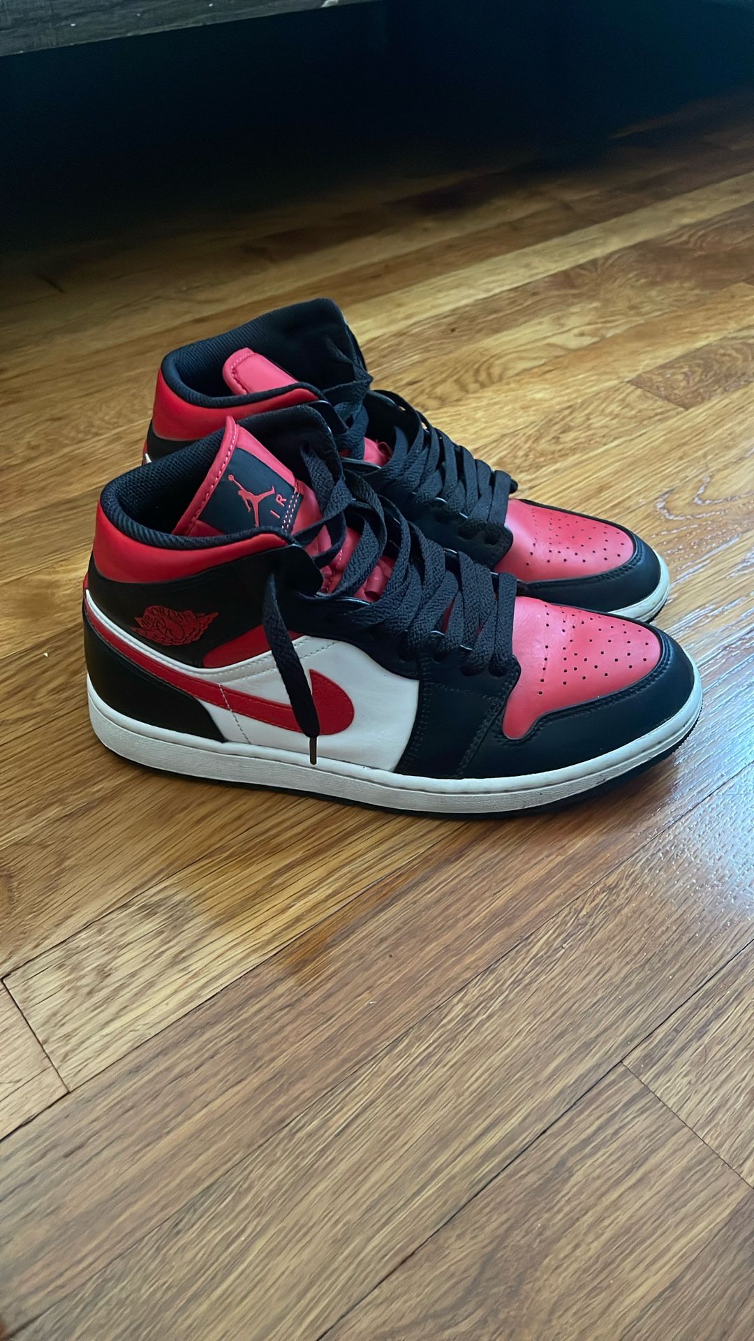Air Jordan 1 Bred Toes (negotiable)