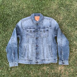 Men’s true religion denim jacket size medium new without tags