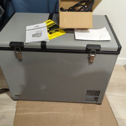  PORTABLE :Fridge/ Freezer, RV, 90 Quart, Whynter  With 12V Option & Wheels, As New Condition 