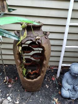 36" Resin waterfall fountain with lights
Excellent shape. Works. Nice soothing water. Made of resin. So great for indoor/outdoor. Plant . Located in M