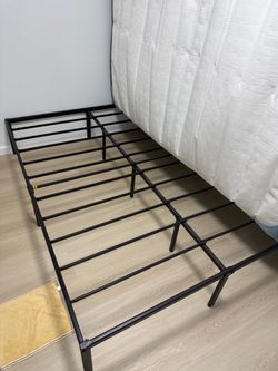 Zinus 14 Inch Elias Metal Platform Bed Frame, Queen