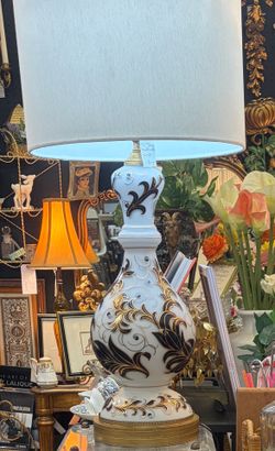 Gorgeous Vintage Lamp