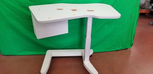 Sit to stand electric desk /work station