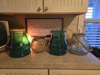 4 Decorative Glass Pieces