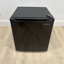 Mini Fridge 1.7 Cu Ft