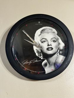 WORKING Marilyn Monroe Centric Wall Clock – Vintage Hollywood Decor