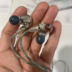 SE846   Sound Isolating EARPHONES