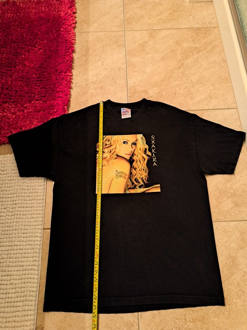 Rare Vintage VTG 2002 Shakira Tour Of The Mongoose Concert T-Shirt