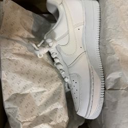 WMNS Nike Air Force 1 07’ “WHITE” DS(New). Size (6.5W/5Y). DS(New). Now Available‼️ $89.99 Under Retail deal. Retail Value ($110.)