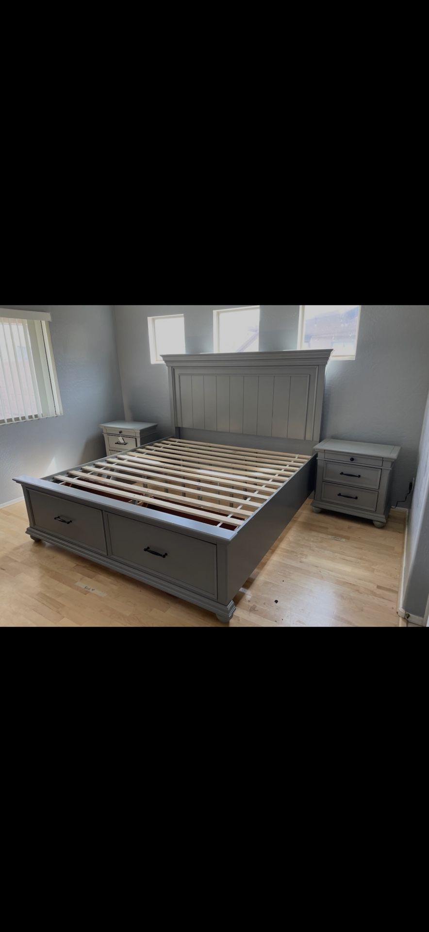 King Bed Frame With Dresser And Chest Of Drawers 
