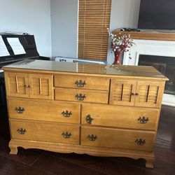 Dresser 