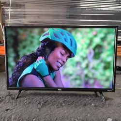 32 Inch Roku TCL Really Nice Tv Comes With Remote Control Shows Great Picture Works Fantastic Guaranteed 