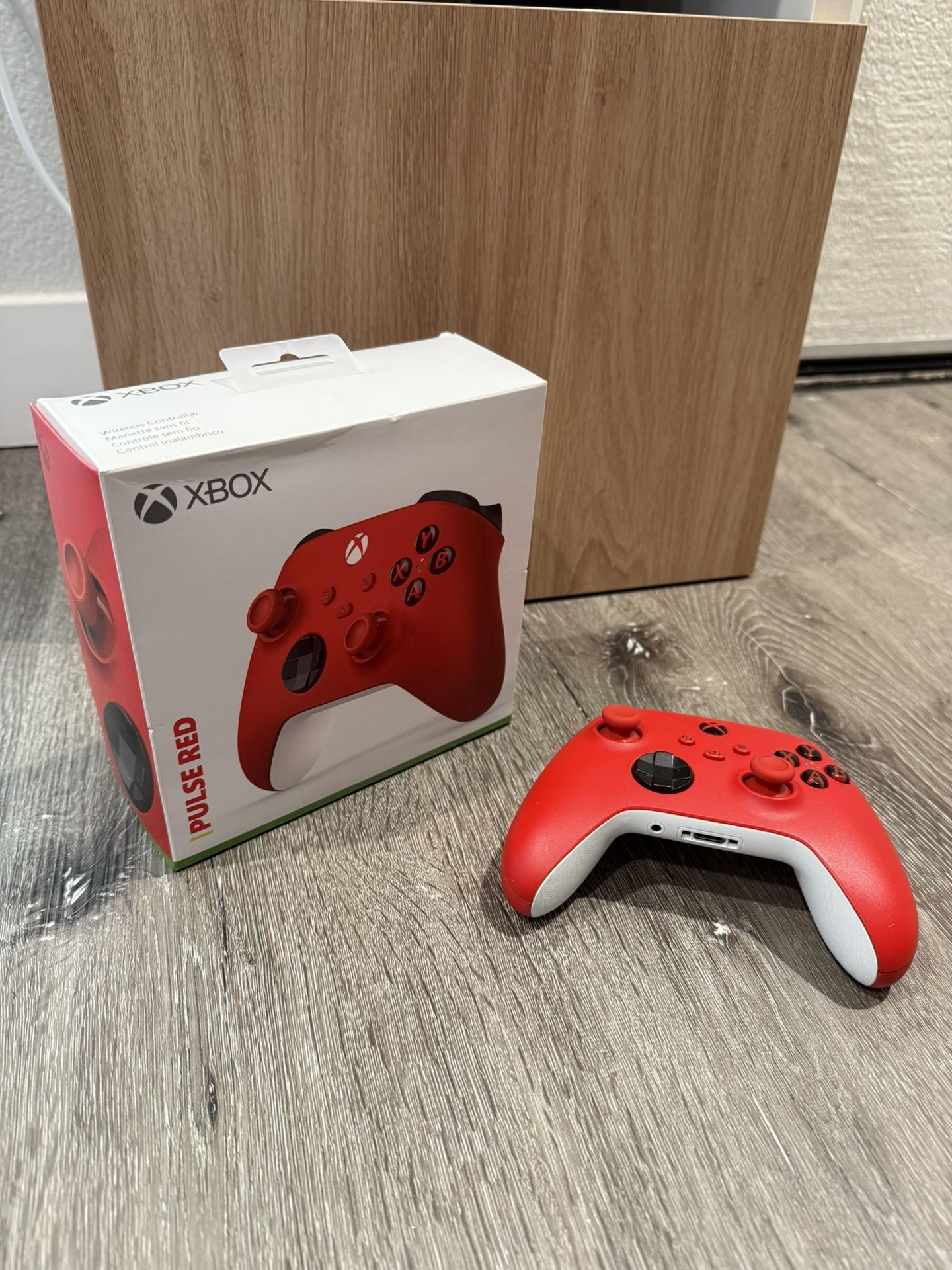 Xbox Core Wireless Gaming Controller – Pulse Red Series X|S, One, Windows PC, Android, and iOS