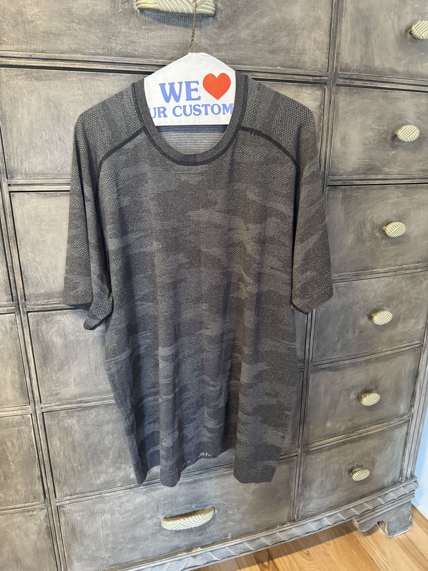 Lululemon Tshirt