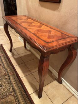 Entry or sofá table