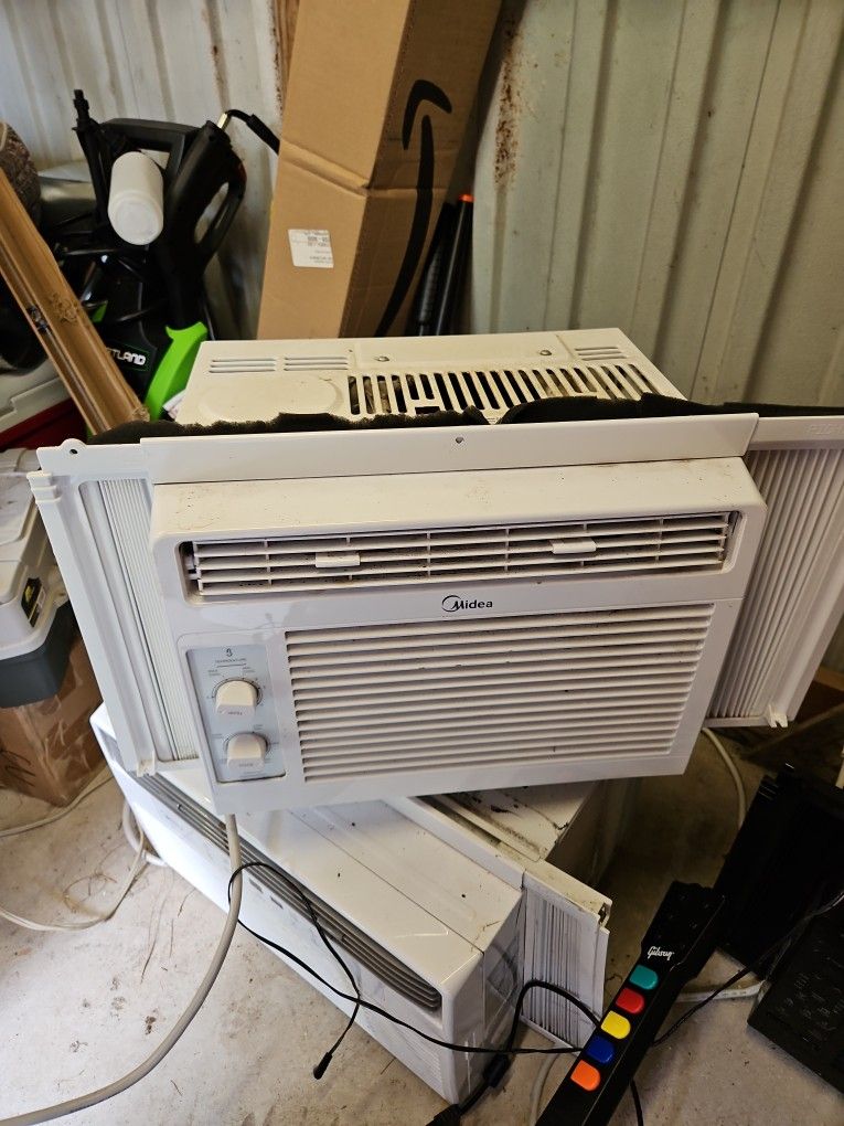 Midea 5,000 BTU AIR Conditioner