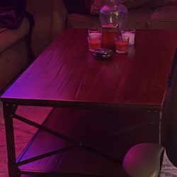 Coffee Table - Heavy - Wood/Metal