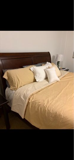 King size Bassett Bed