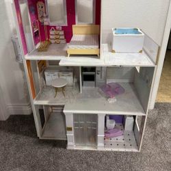 Rainbowhigh Doll House
