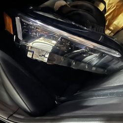 Honda Civic Right Headlight Assembly