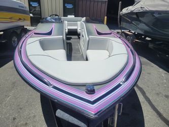 1990 Ultra Boat