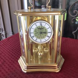 Howard Miller mantle clock #612455 Etched Flowers On Glass “Brass/Gold” Working