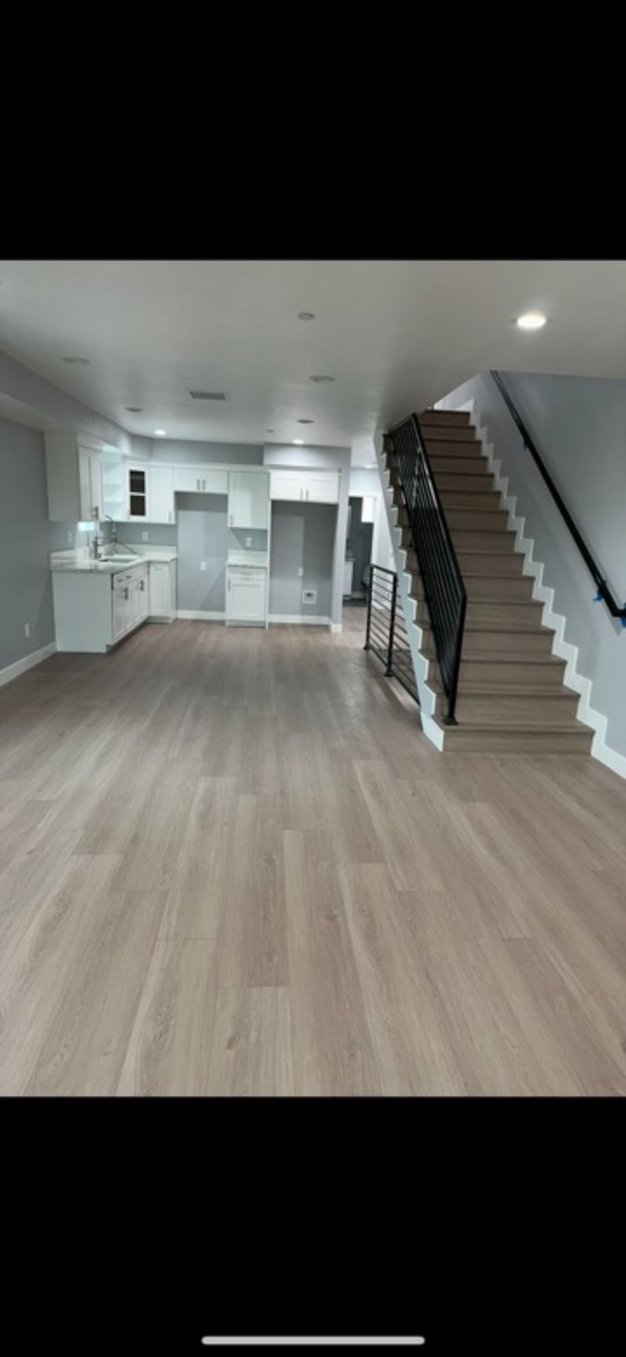 12mm LAMINATE FLOORS PLUS INSTALLATION AVAILABLE!