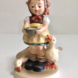 Vintage Hummel By Goebel 197/2/0 Be Patient Girl Ducks 4-1/4" Figurine
