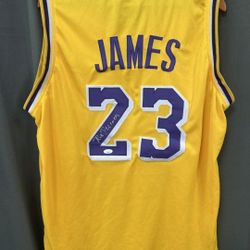 LA Lakers GM Signed Lebron James Jersey 