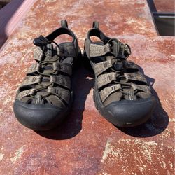 Keen Mens Water Shoes Size 9.5