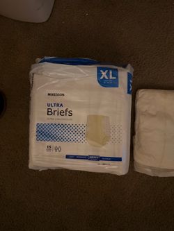 15-count pack of McKesson Ultra Incontinence Briefs (Heavy Absorbency, Size XL / Item #BRULXL).