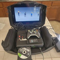 Gaems Portable Gaming Moniter With  Carrying Case And Xbox 360