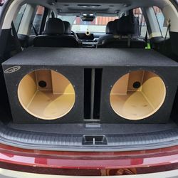 2 15s Groundshaker Speaker Box. BOX ONLY