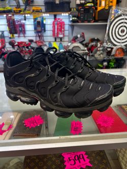 Nike Air VaporMax Plus "Triple Black"