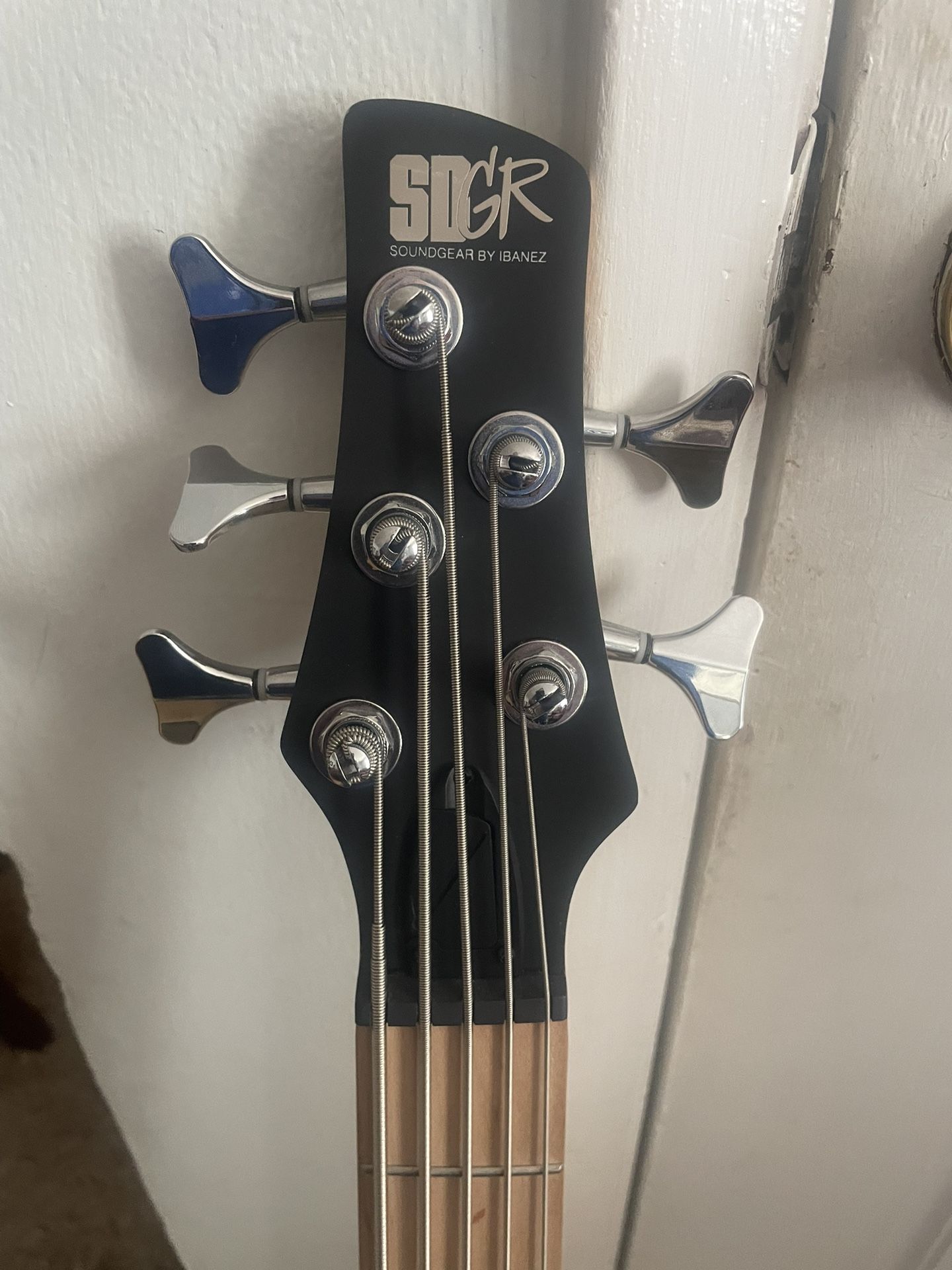 Ibanez SRMD205 ,5 STRING Medium-Scale Bass