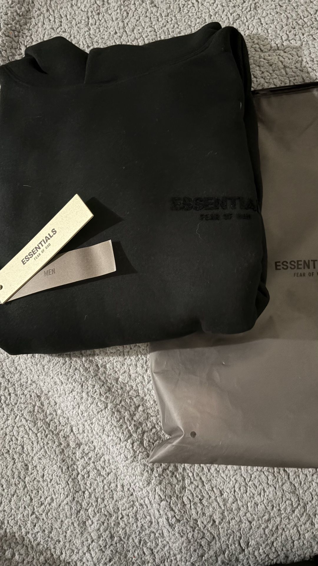 ESSENTIALS HOODIE BLACK