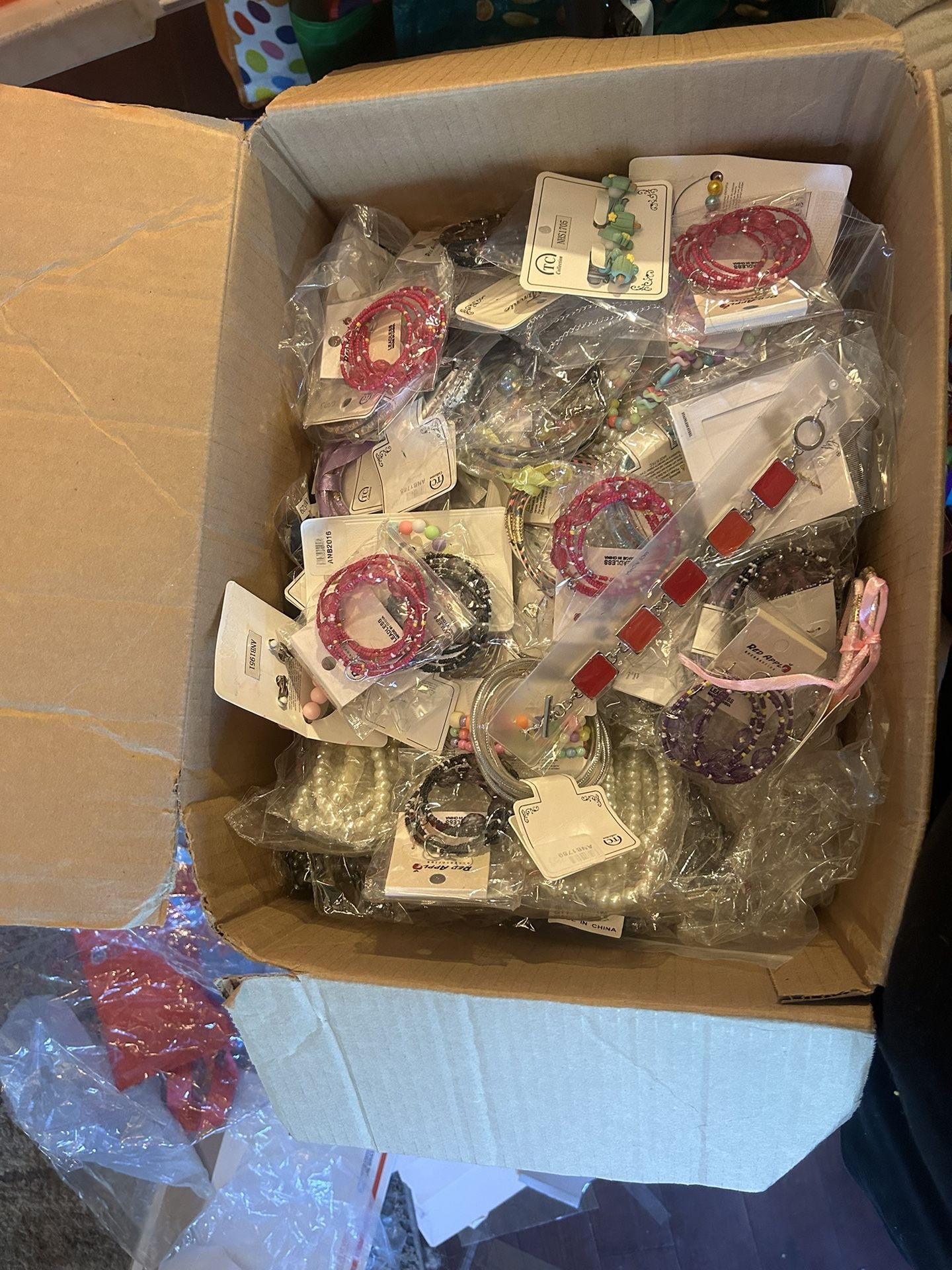 Random Jewelry Mix Box
