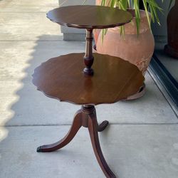 Two-Tier Antique Mahogany Round Table With Lion Paw Feet