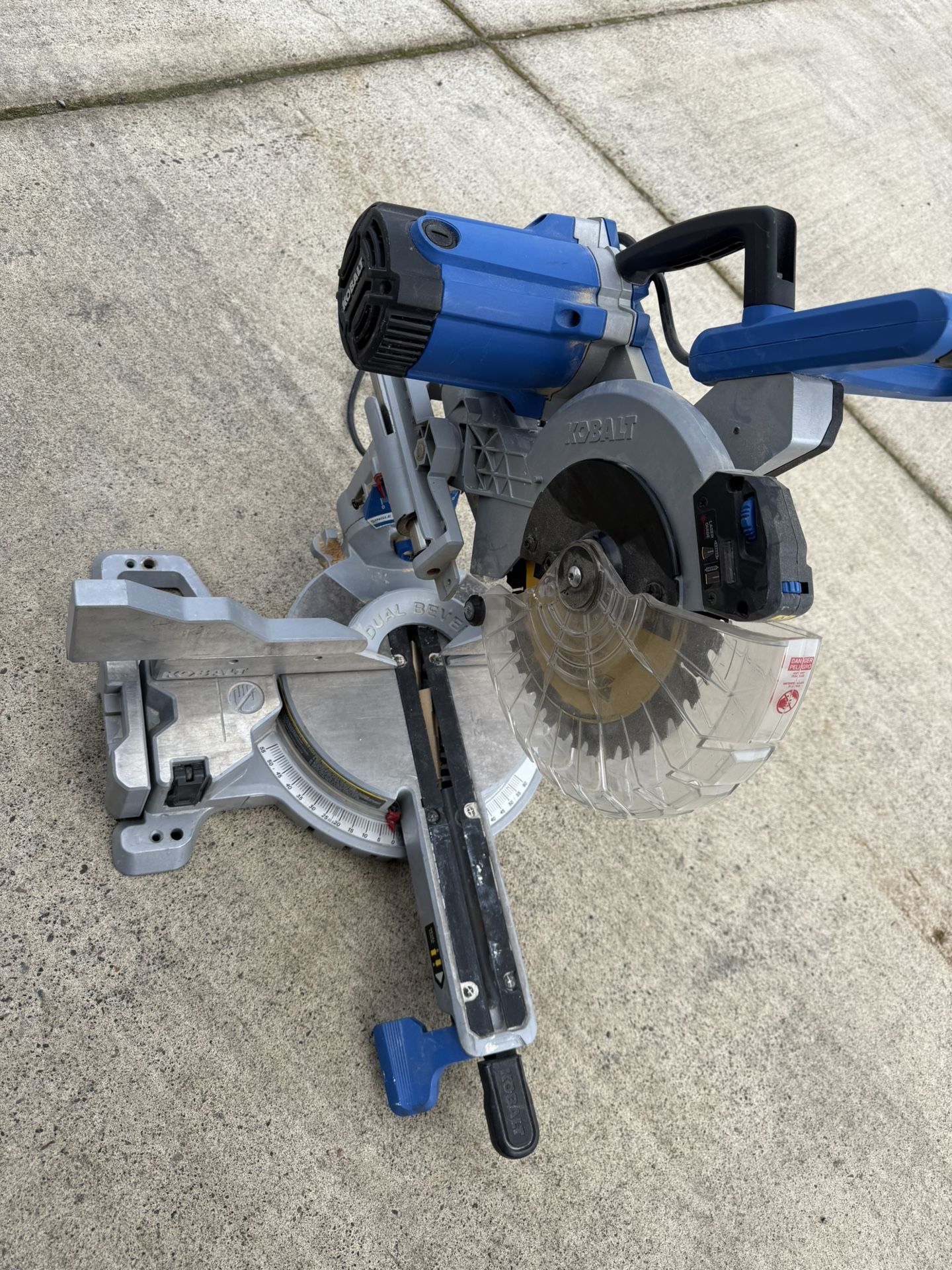 Kobalt Compact 10-in 15-Amps Dual Bevel Sliding Compound Corded Miter Saw