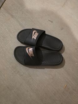 Womens Nike sandals