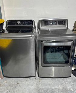 Washer and dryer set