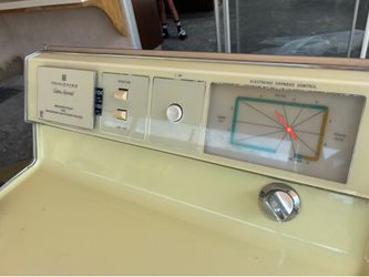 FRIGIDAIRE Custom Imperial Automatic Dryer with Heat-Minder and Tumble Control