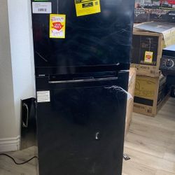 MAGIC CHEF REFRIGERATOR