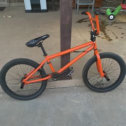 Mongoose Boy's 20-Inch Index Bicycle in Orange